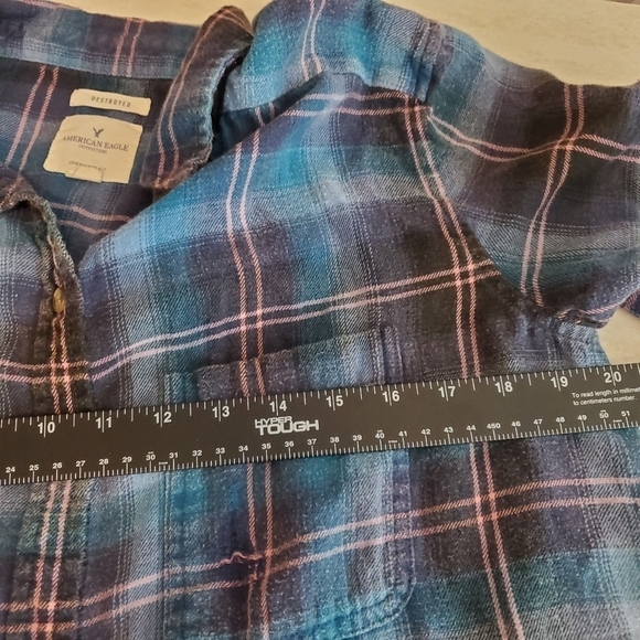AMERICAN Eagle Flannel Button Up Shirt Womens Small Destroyed Blue Pink Plaid - Picture 4 of 13